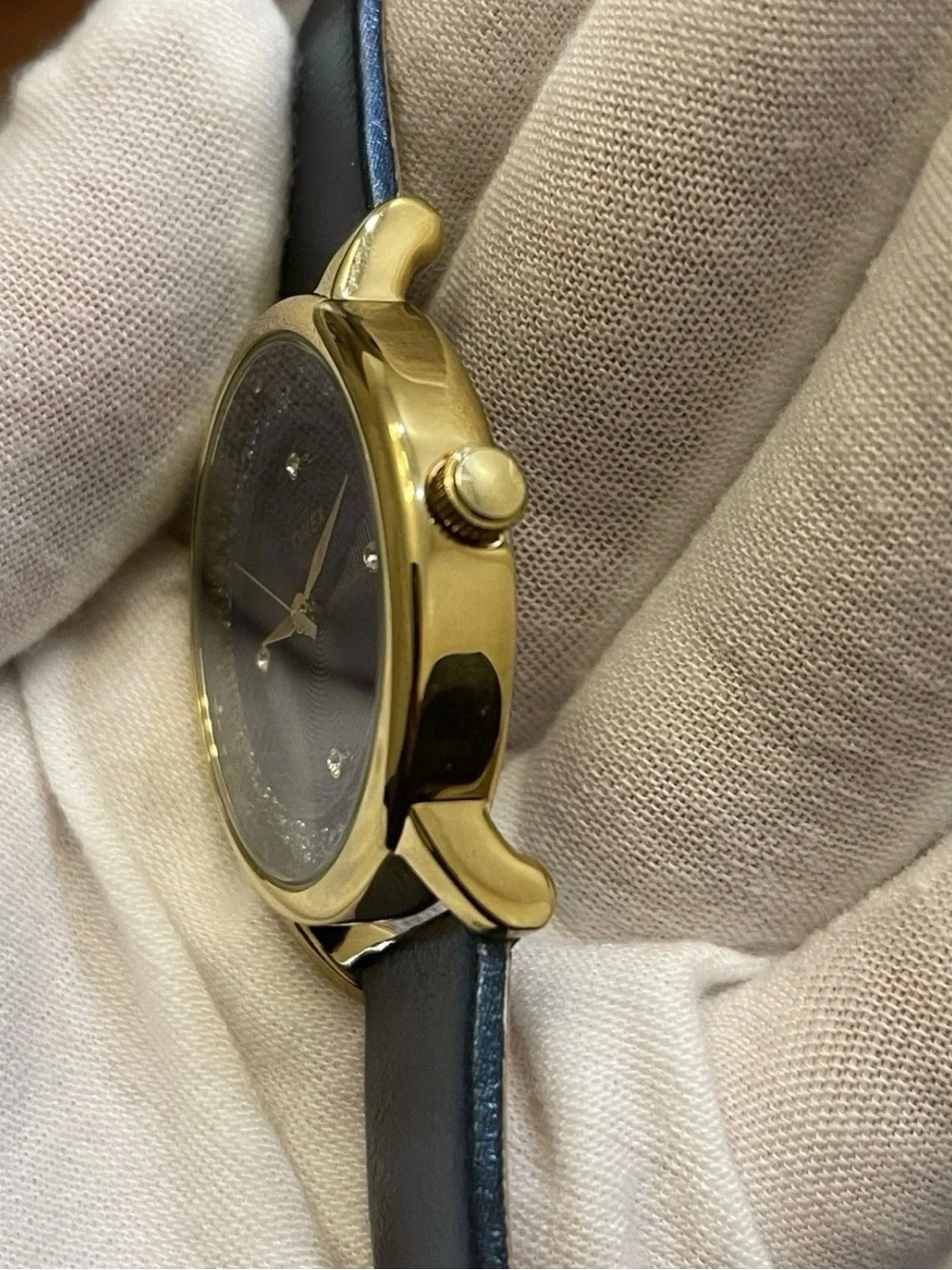 Timex Ladies Quartz Watch Gold Tone Blue Radiant Crystal Accent Dial TW2R93100